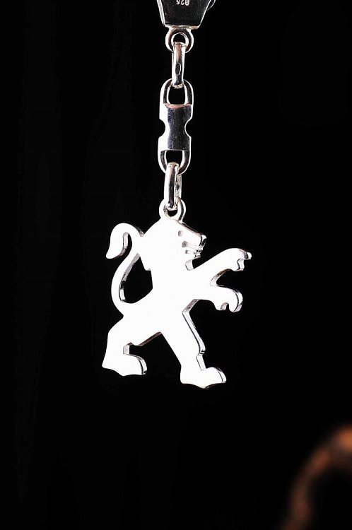 Брелок "Peugeot" 10034 от ювелирного магазина Оникс - 2