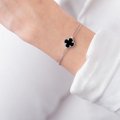 Двойной браслет "Клевер" в белом золоте (оникс) б04709