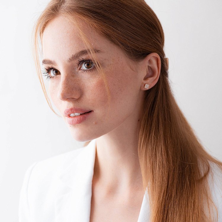 Золоті сережки - пусети "Конюшина" (фіаніти) с07889 від ювелірного магазину Онікс - 1