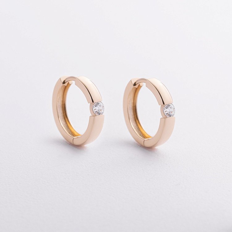 Золотые серьги-кольца с фианитом с06456 от ювелирного магазина Оникс