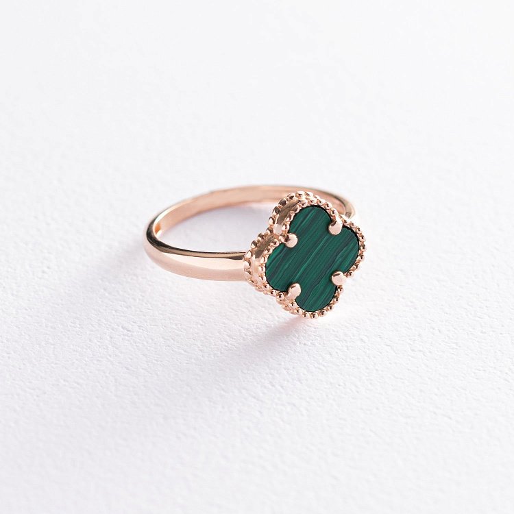 Кольцо "Клевер" в красном золоте (малахит) к06687 от ювелирного магазина Оникс