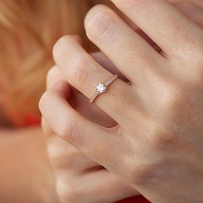 Золота заручальна каблучка з фіанітами к05880 №7