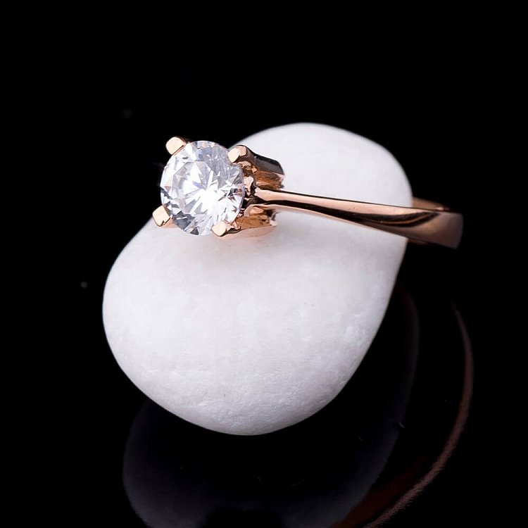 Каблучка з фіанітами к01899 від ювелірного магазину Онікс