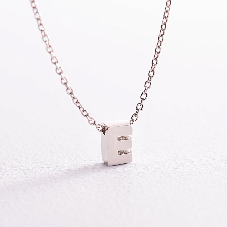 Серебряное колье с буквой "Е" 1105 Е от ювелирного магазина Оникс