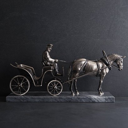 Серебряная фигура ручной работы извозчик