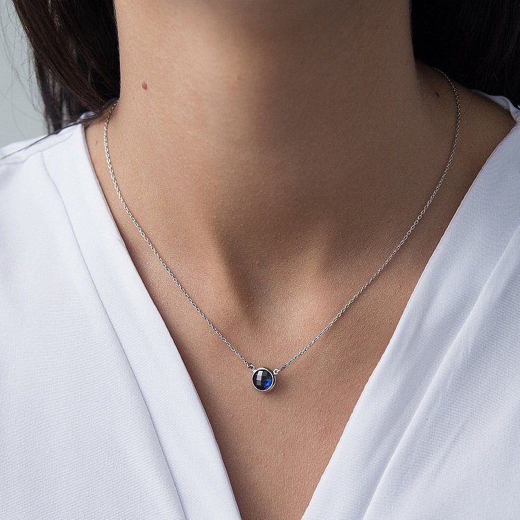 Серебряное колье с синт. сапфиром 18912 от ювелирного магазина Оникс - 4