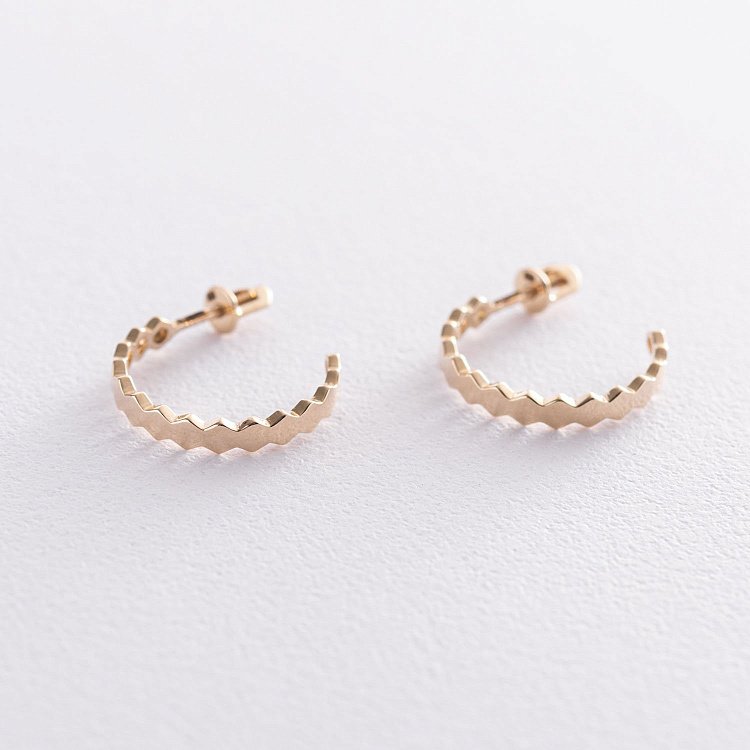 Сережки - пусети "Грані" в жовтому золоті с07197 від ювелірного магазину Онікс - 3