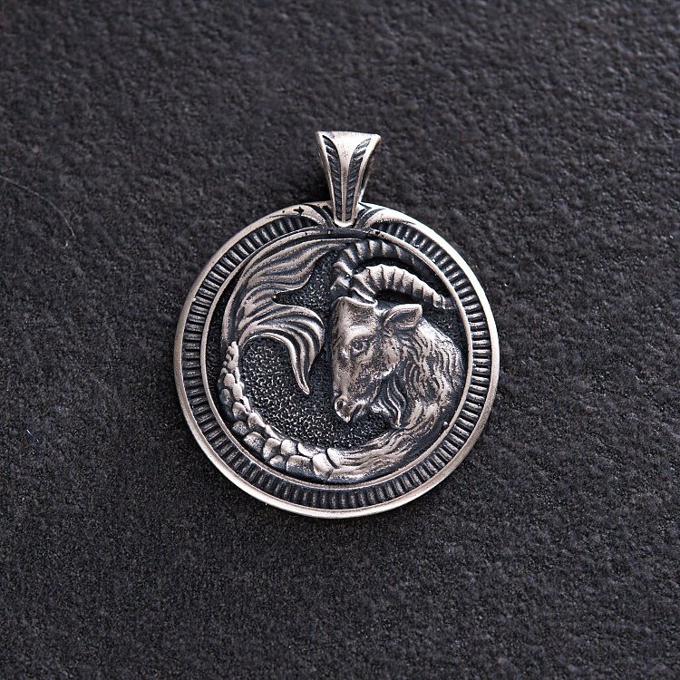 Серебряный кулон "Знак зодиака Козерог" 133200козеріг от ювелирного магазина Оникс