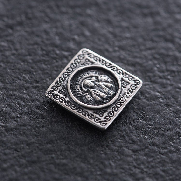 Срібний мощевик "Господь Вседержитель. Казанська ікона Божої Матері" з чорнінням 132475 від ювелірного магазину Онікс - 3