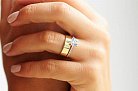 Золотое женское кольцо с фианитами к03292 от ювелирного магазина Оникс - 2