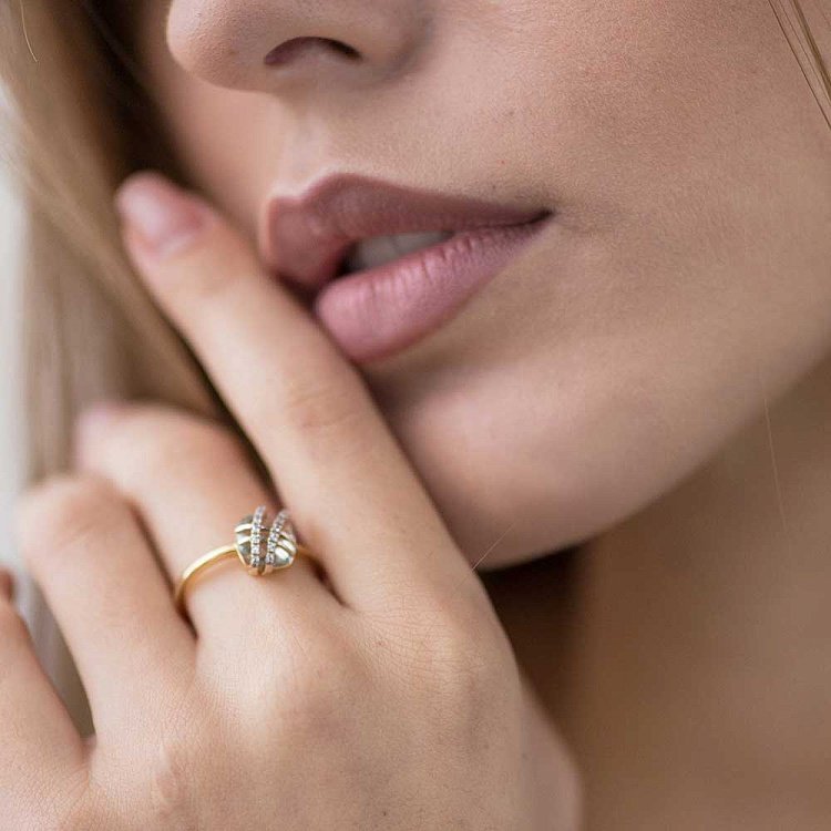 Золота каблучка з аметистом і фіанітами 14036042 - 3 Золота каблучка з аметистом і фіанітами 14036042 від ювелірного магазину Онікс - 3