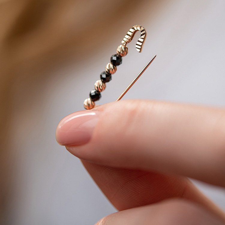 Золота шпилька "Кульки" з фіанітами 2.7 см зак00292 від ювелірного магазину Онікс - 1