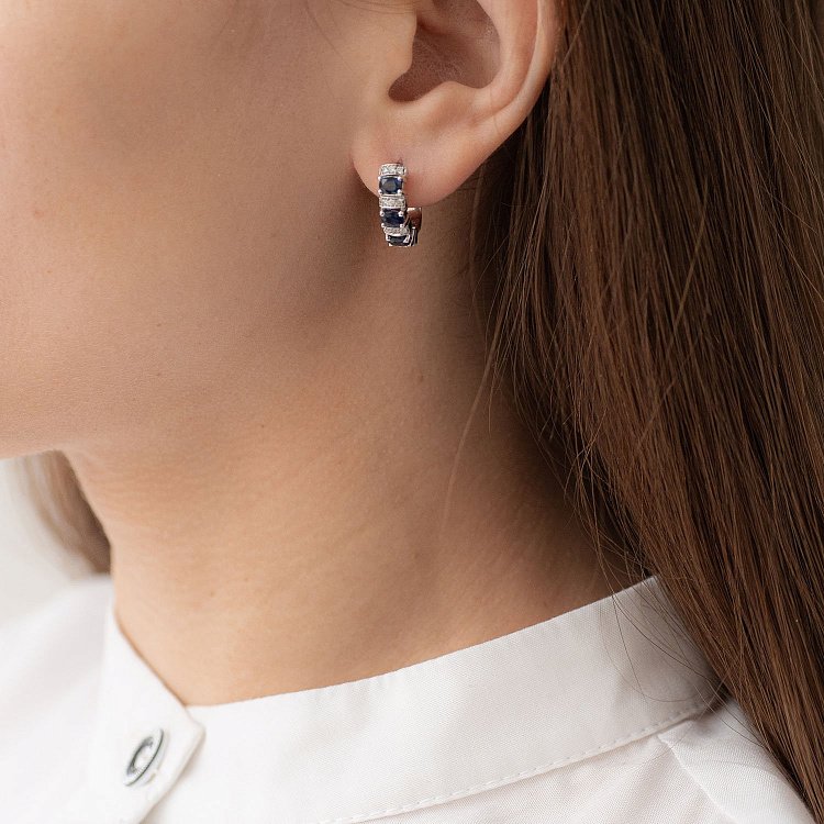 Золотые серьги с синими сапфирами и бриллиантами JMSE99108 от ювелирного магазина Оникс - 1