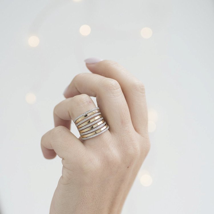 Золотое кольцо с фианитами к03655 от ювелирного магазина Оникс - 3