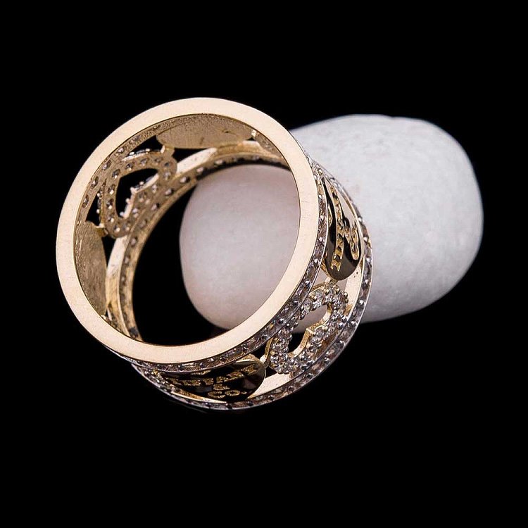 Золотое кольцо с фианитами к04709 от ювелирного магазина Оникс - 1