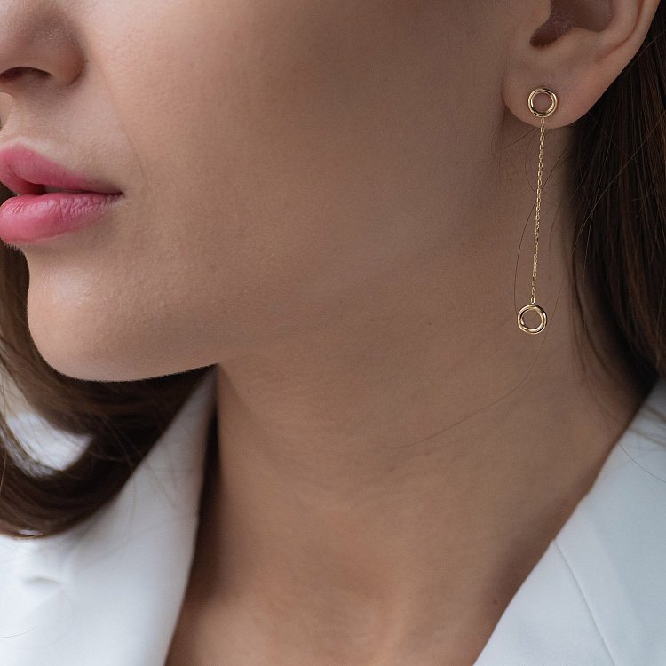 Сережки "Кружечки" на ланцюжку в жовтому золоті с07231 від ювелірного магазину Онікс