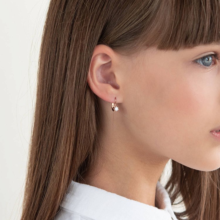 Детские золотые серьги с фианитами с05763 от ювелирного магазина Оникс - 1