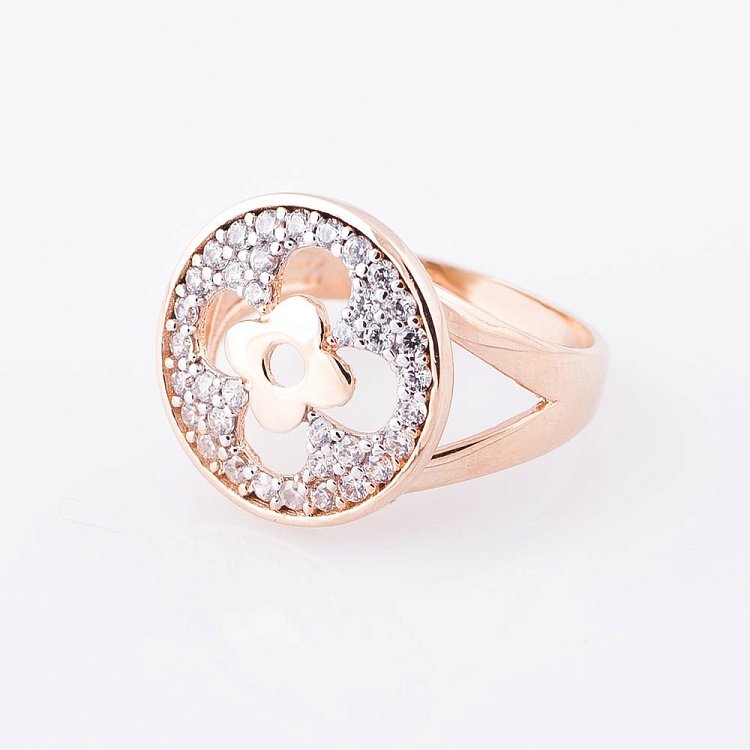 Золотое кольцо с фианитами "Клевер" к05183 Золотое кольцо с фианитами "Клевер" к05183 от ювелирного магазина Оникс