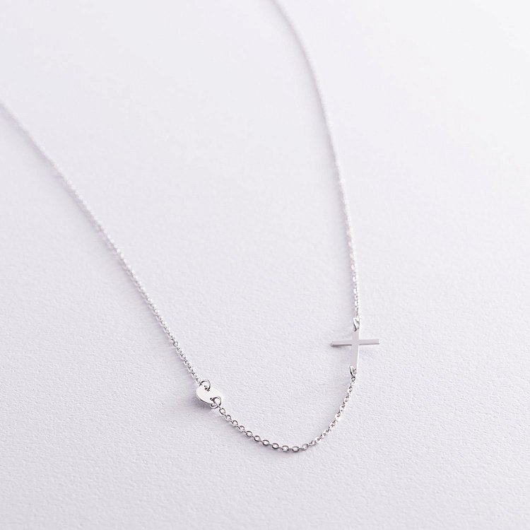 Колье с крестиком в белом золоте 860251В от ювелирного магазина Оникс