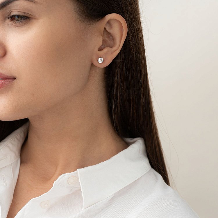 Золотые серьги-гвоздики с фианитами с05185 от ювелирного магазина Оникс - 3