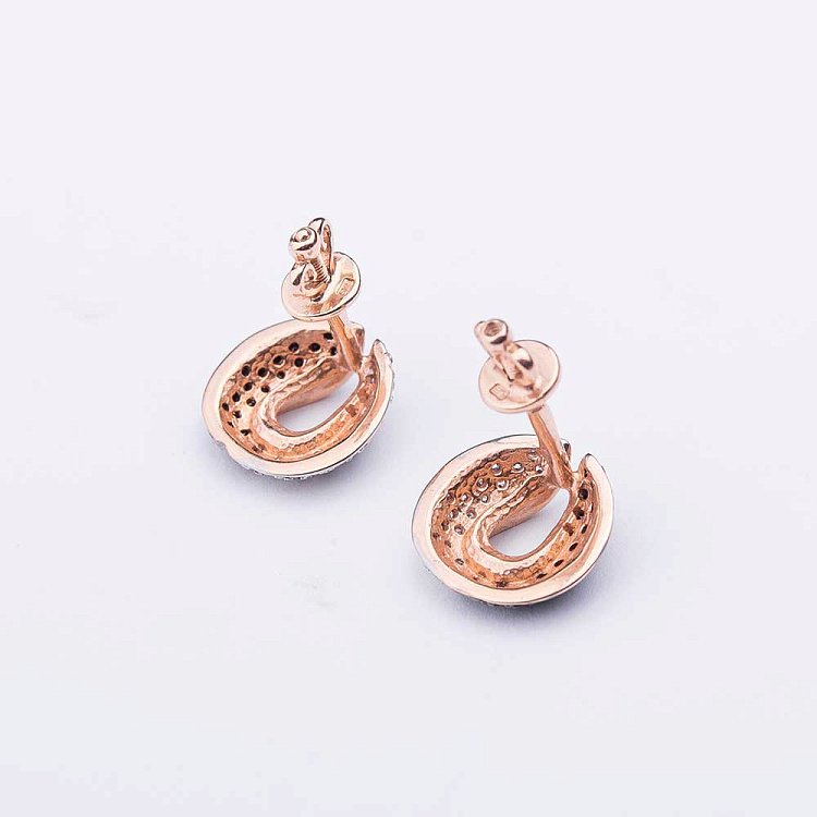 Золотые серьги-гвоздики с черными фианитами 28708902 от ювелирного магазина Оникс - 2