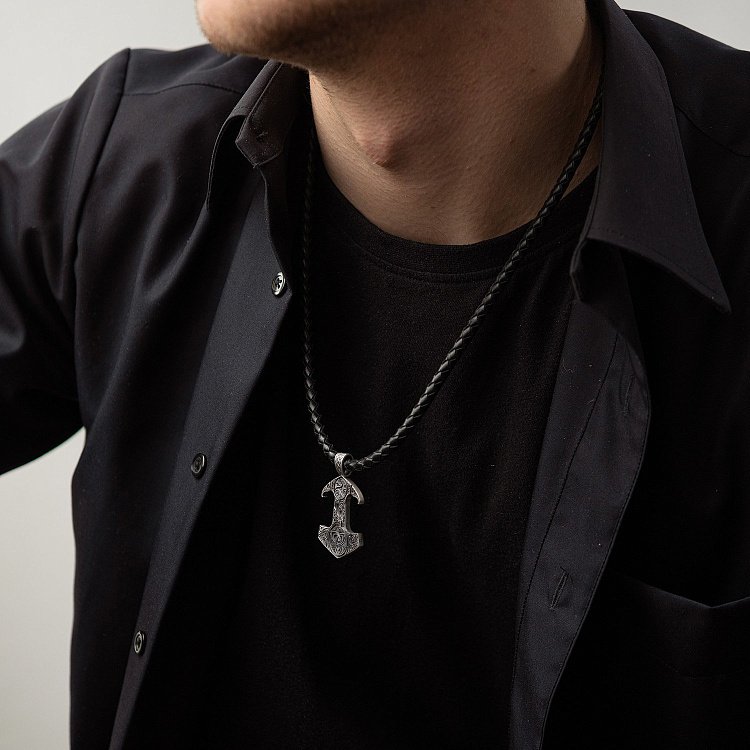 Серебряный кулон "Молот" с символами трискелиона и кельтского узла 7048 от ювелирного магазина Оникс - 3