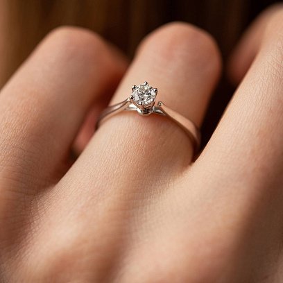 Помолвочное золотое кольцо с бриллиантом 220581121 №6