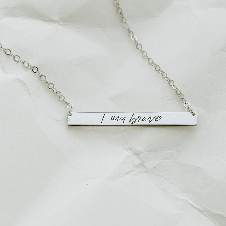 Серебряное колье с гравировкой "Смелость" 18978см от ювелирного магазина Оникс - 3