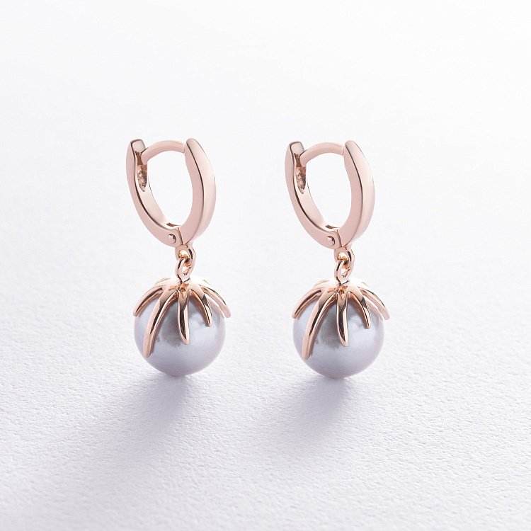 Сережки в червоному золоті (культ. прісн. перли) с08584 від ювелірного магазину Онікс