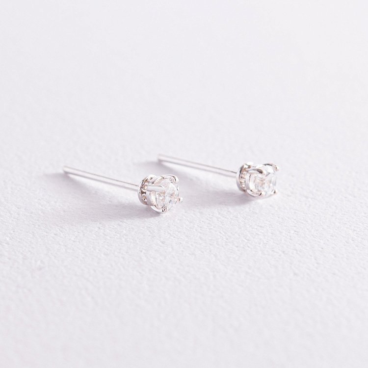 Серебряные серьги - пусеты с фианитами 121892 от ювелирного магазина Оникс