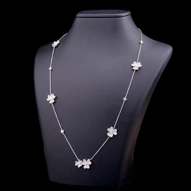 Срібне кольє "Квіточки" з фіанітами 15138 від ювелірного магазину Онікс - 1
