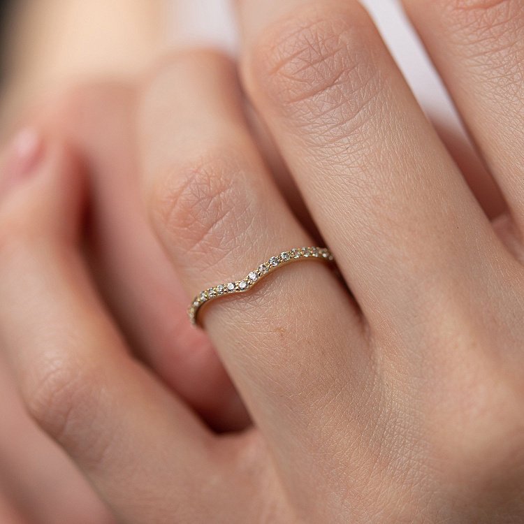 Каблучка "Особлива" з фіанітами (жовте золото) к07467 від ювелірного магазину Онікс - 5