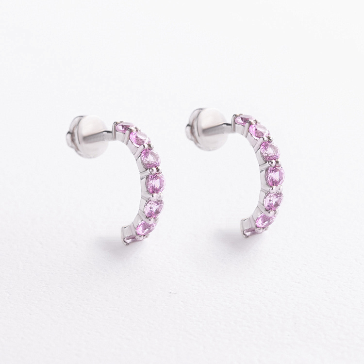Серебряные серьги - пусеты с розовыми синтетическими сапфирами 2678/1р-PSPH от ювелирного магазина Оникс