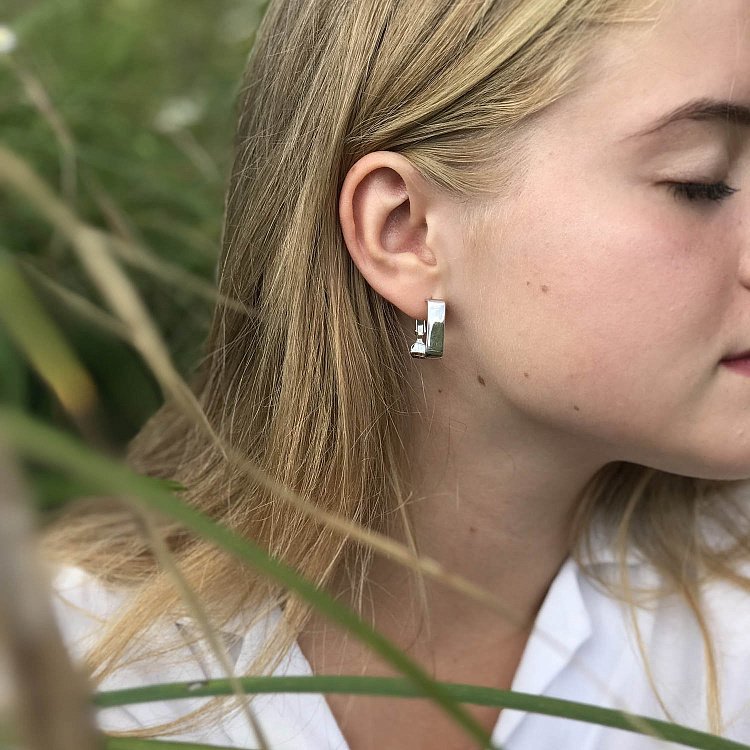 Срібні сережки на італійській застібці 122539 від ювелірного магазину Онікс - 3