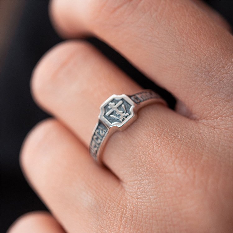 Срібна релігійна каблучка (чорніння) 112043 - 1 Срібна релігійна каблучка (чорніння) 112043 від ювелірного магазину Онікс - 1