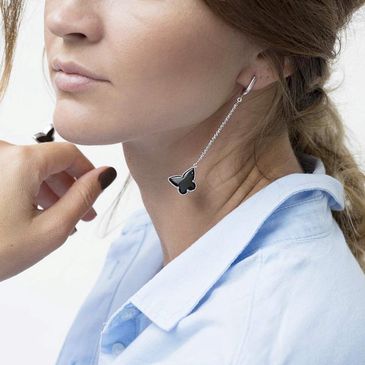 Серьги "Бабочки" с ониксом с04331 от ювелирного магазина Оникс