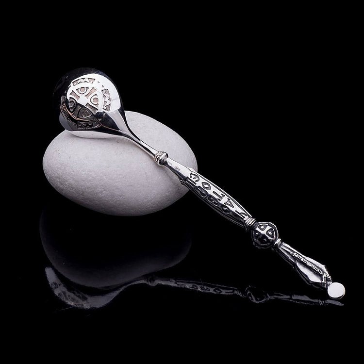 Серебряная ложка со Св. Николаем 24025 от ювелирного магазина Оникс - 1