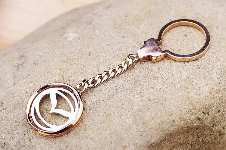 Брелок "Mazda",золото 585" бр00004 от ювелирного магазина Оникс - 2