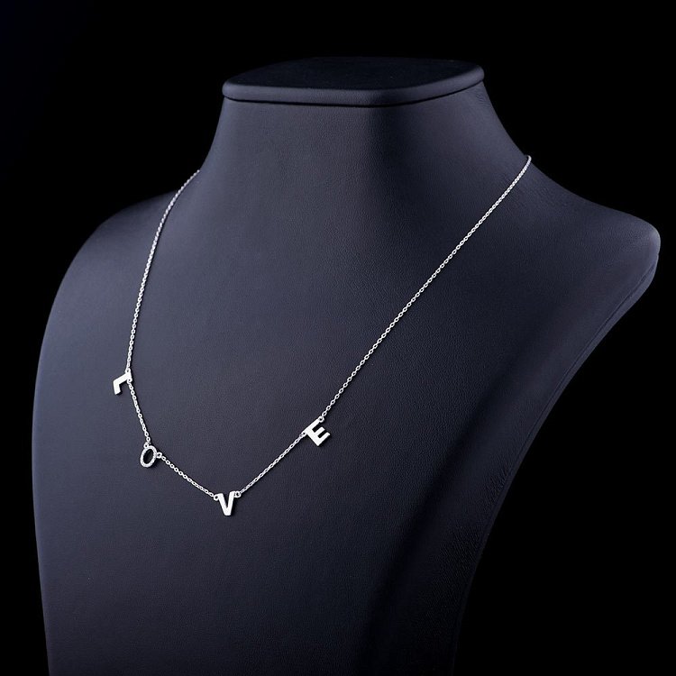 Серебряное колье "Love" с фианитами 18490 от ювелирного магазина Оникс