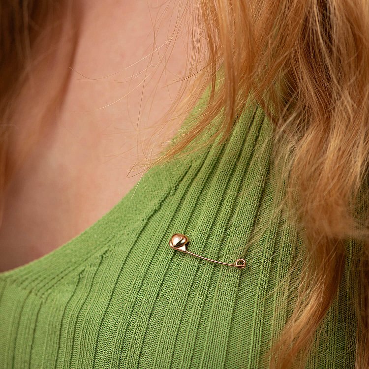 Золотая булавка "Сердечко" зак00316 от ювелирного магазина Оникс - 1