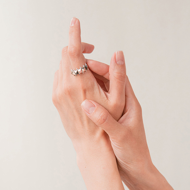 Кольцо "Clara" в белом золоте к08284 от ювелирного магазина Оникс - 1