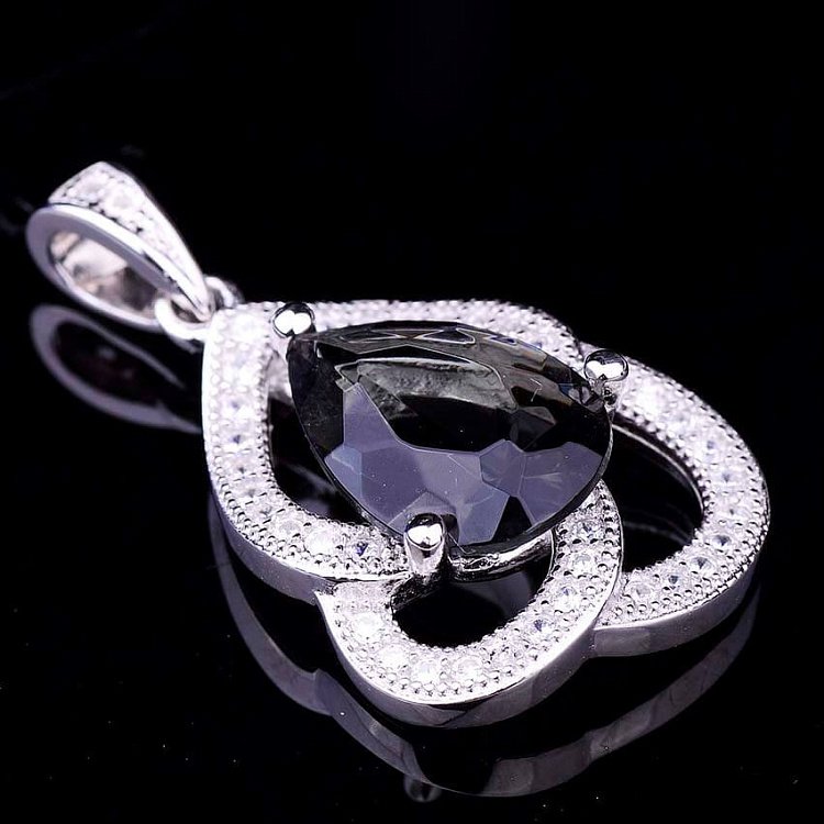 Підвіска зі срібла (фіаніт, синтетична шпінель) п014 від ювелірного магазину Онікс - 1