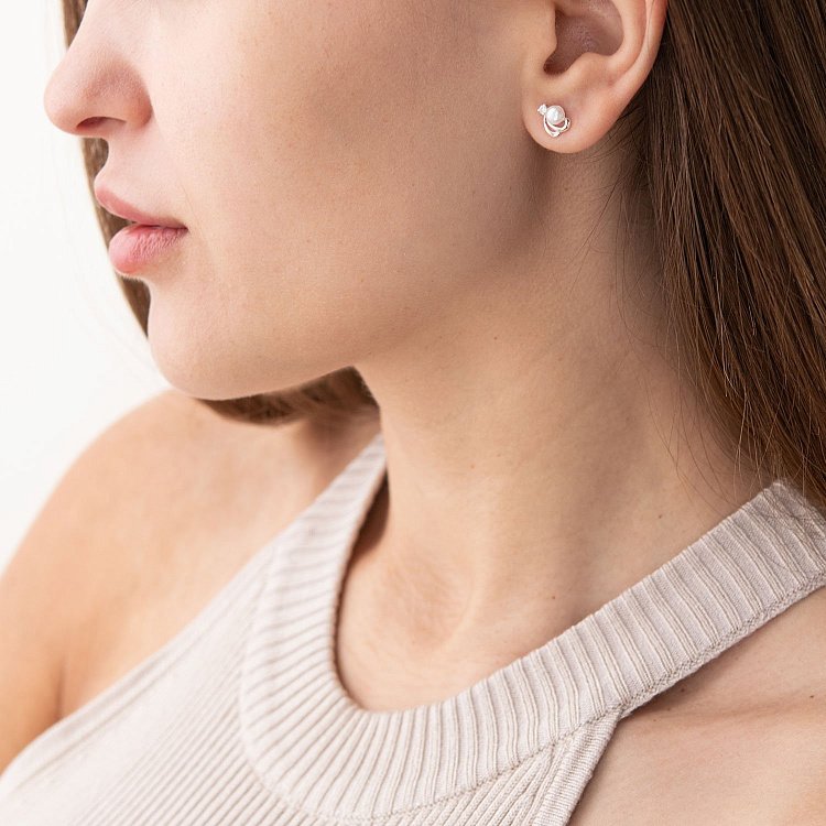 Срібні сережки - пусети (культ. прісн. перли, фіаніт) 12645 від ювелірного магазину Онікс - 5