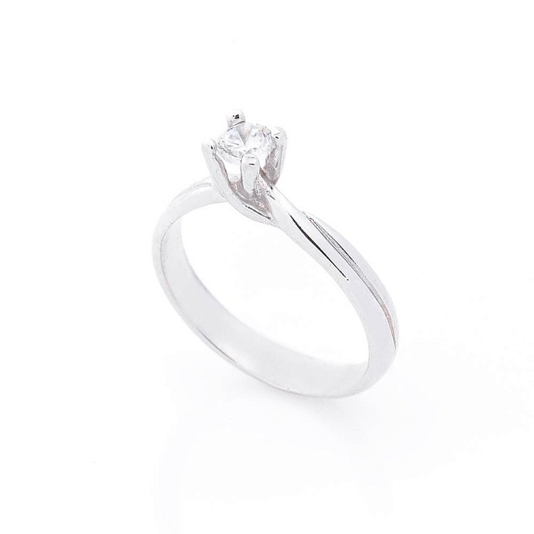 Серебряное кольцо с фианитом 11936 от ювелирного магазина Оникс