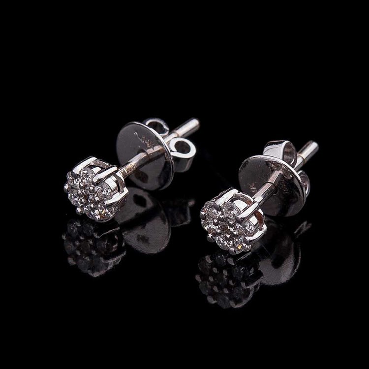 Золотые серьги-гвоздики с бриллиантами с140 от ювелирного магазина Оникс