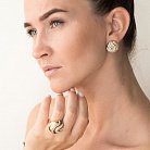 Золотое кольцо с фианитами и эмалью к02703 от ювелирного магазина Оникс - 1