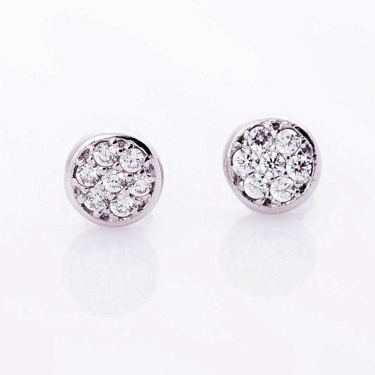 Срібні сережки-пусети з фіанітами 121919 від ювелірного магазину Онікс - 1