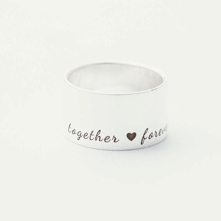 Серебряное кольцо с гравировкой "Together forever" 112143ф Серебряное кольцо с гравировкой "Together forever" 112143ф от ювелирного магазина Оникс