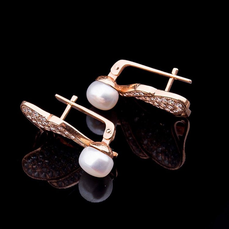 Золоті сережки з культивованими прісноводним перлами і фіанітами с00354 від ювелірного магазину Онікс - 2