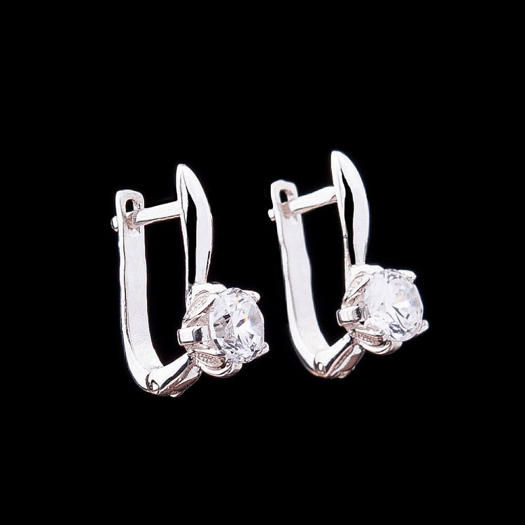 Срібні сережки з фіанітами 121270 від ювелірного магазину Онікс